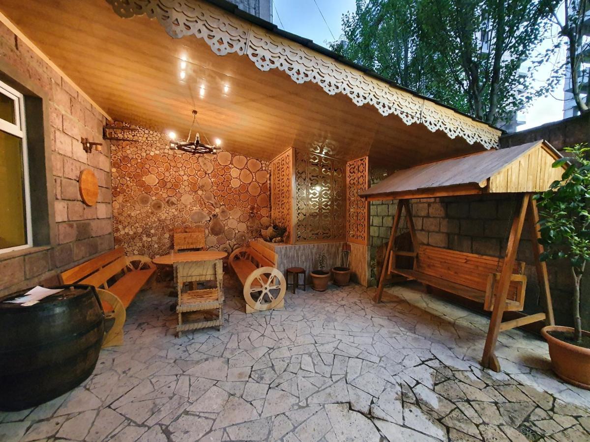 Capsule Hostel In The Old City Of Erevan Exterior foto