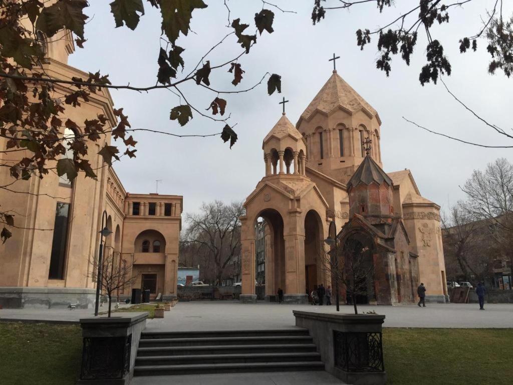 Capsule Hostel In The Old City Of Erevan Exterior foto