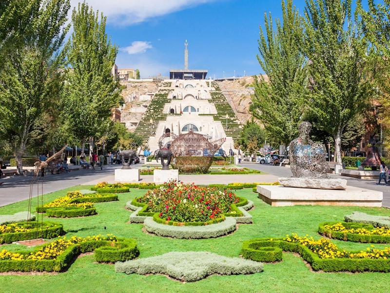 Capsule Hostel In The Old City Of Erevan Exterior foto