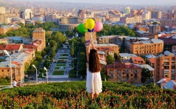 Capsule Hostel In The Old City Of Erevan Exterior foto